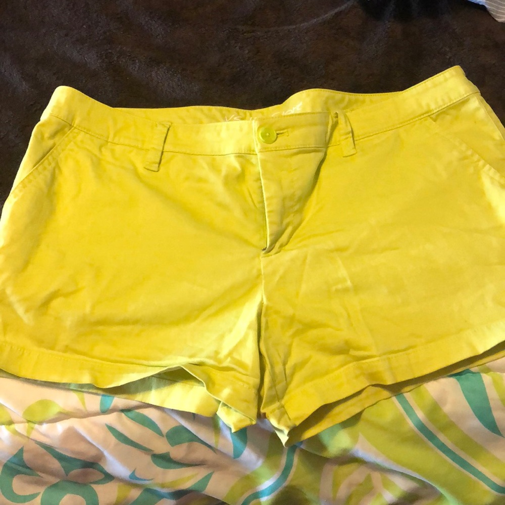 VS Eva Short